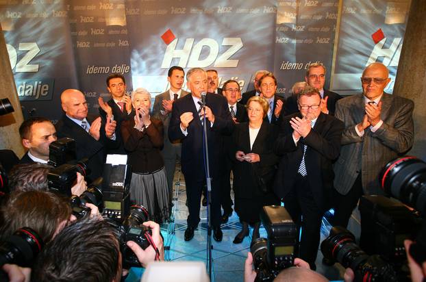 2007. Predsjednik HDZ-a Ivo Sanader najavio da očekuje mandat za sastavljanje vlade 