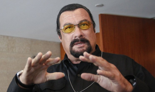 Steven Seagal još uvijek misli da je prava akcijska zvijezda