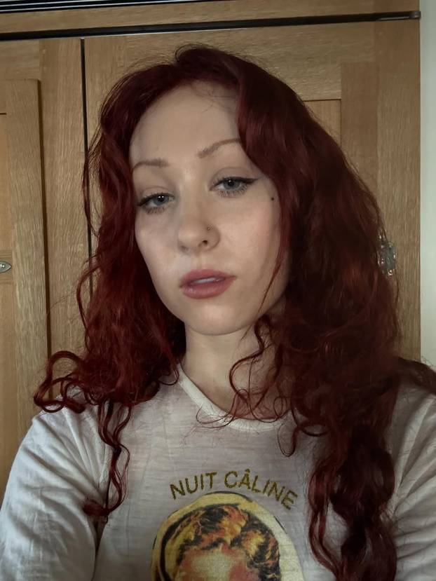 Bez problema pokazuje gole grudi na crvenom tepihu, nema pardona kada je riječ o stilu