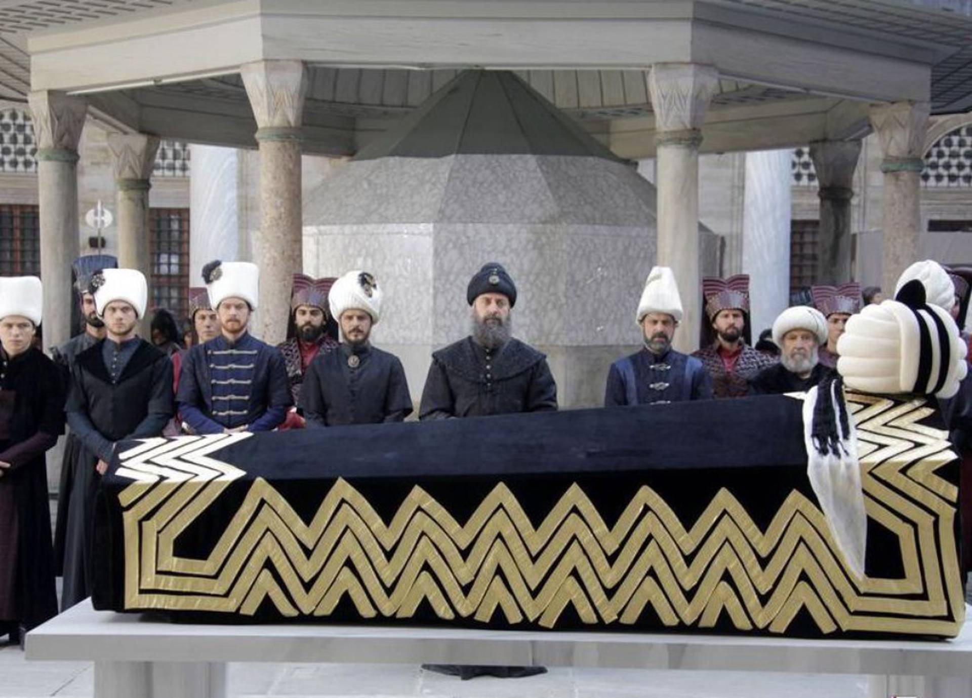 Похороны султанат нукеновой фото. Гробница Шехзаде Мустафы. Мавзолей Сулеймана великолепного.