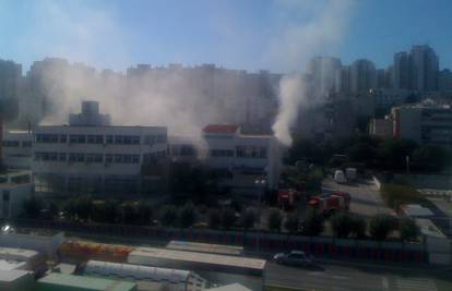 Split: Iz zgrade koja zapošljava invalide suklja gusti bijeli dim