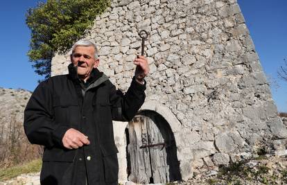 Ključ od pola kile star čak 300 godina otvara dvore Mandušića kule: 'I danas čuva brojne tajne'