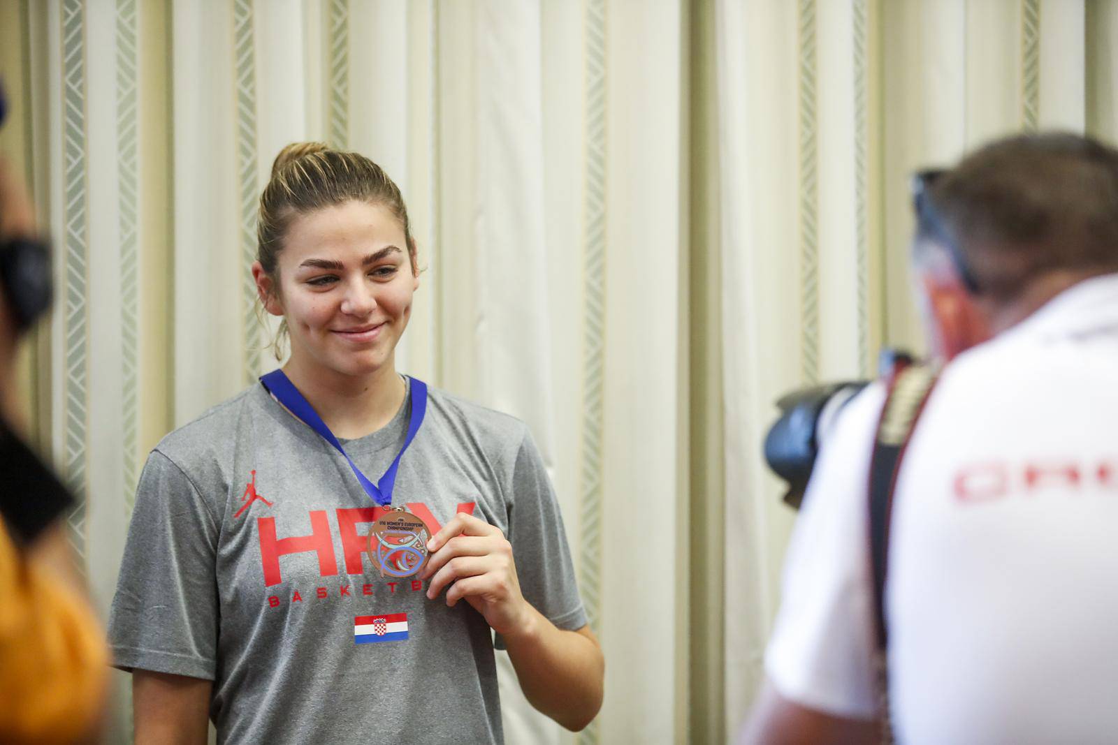 Zagreb: Doček i konferencija za medije brončane U16 ženske košarkaške reprezentacije Hrvatske 