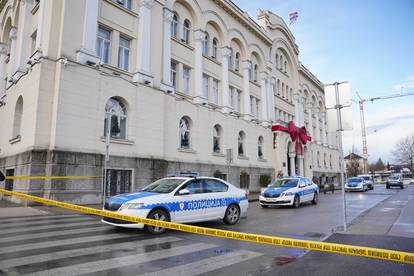 FOTO Stigla dojava o bombi u Gradskoj upravi Banja Luke: Evakuirali sve, blokirali promet