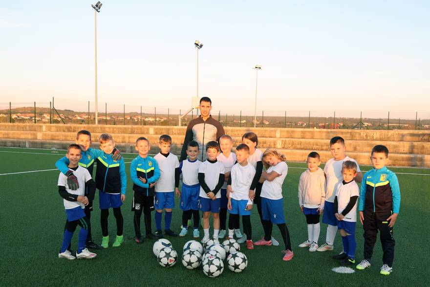 Škola nogometa u Škabrnji