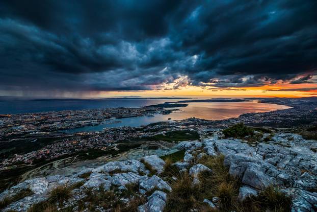 Kozjak: Zalazak sunca promatran sa vrha Sv. Jure 