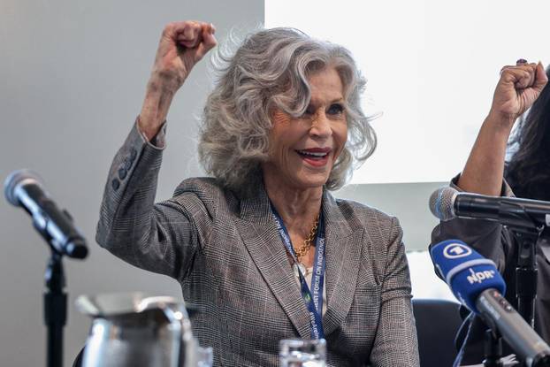 Actor Fonda joins Greenpeace at press conference against Trump's environmental policies