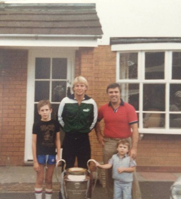 FOTO Više mu ne stane nijedna tetovaža! Uklonio je i bradavice. Evo kako je prije izgledao: Wow