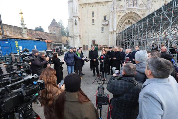 Zagreb: Andrej Plenković i mons. Dražen Kutleša obišli i razgledali obnovljenu unutrašnjost katedrale