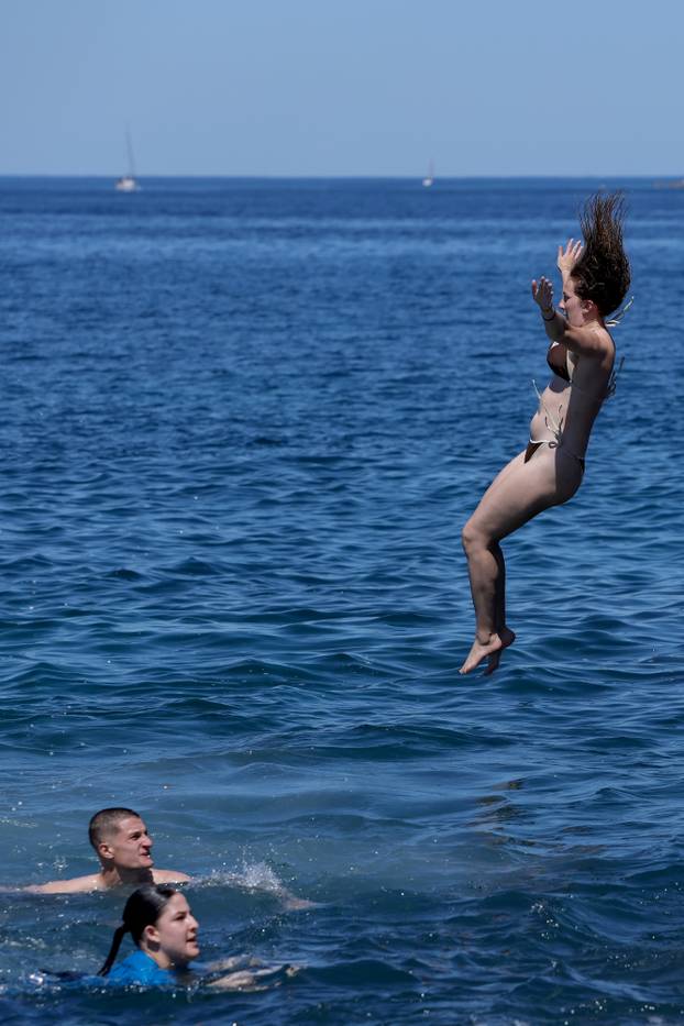 Zadar: Zadarski maturanti obilježavaju posljednji dan srednjoškolskog obrazovanja