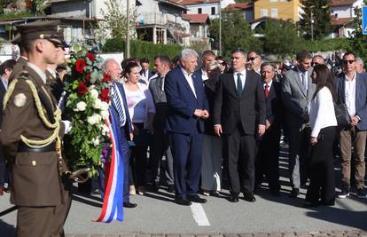 Milanović odao počast žrtvama nacističkog zločina u mjestu Lipa prije 80 godina: Vječna im slava