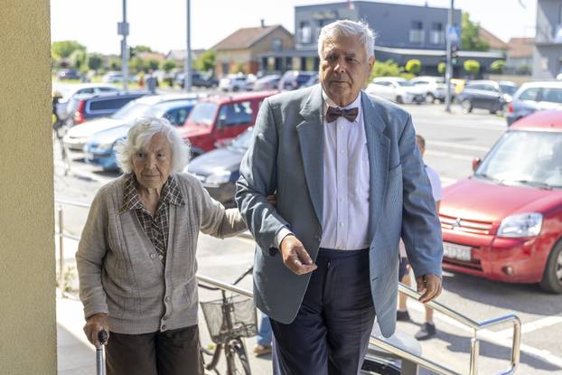 Vukovar: Kandidat za gradonačelnika Marijan Pavliček glasovao je u drugom krugu lokalnih izbora