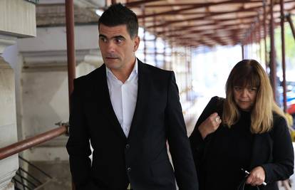 Alen Kajmović, vjenčani kum Matije Posavca, priznao je sudu da je s Pivcem izvlačio milijune