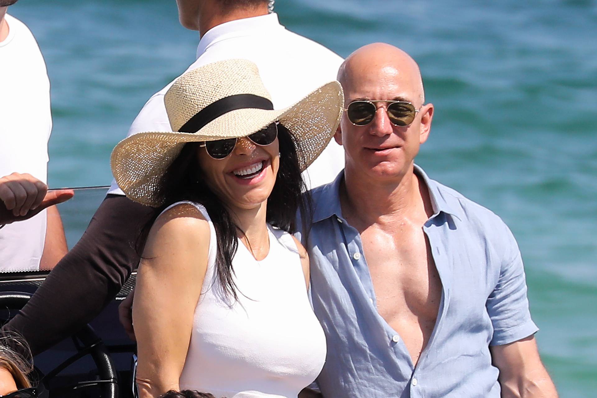 Jeff Bezos s partnericom Lauren Sanchez odmoru u Saint-Tropezu