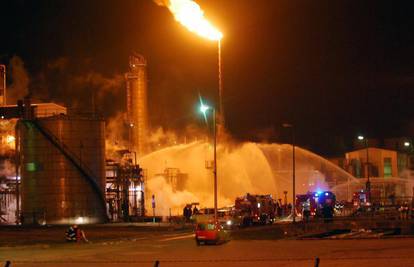Sisak: Eksplozija i požar u rafineriji, nema ozlijeđenih