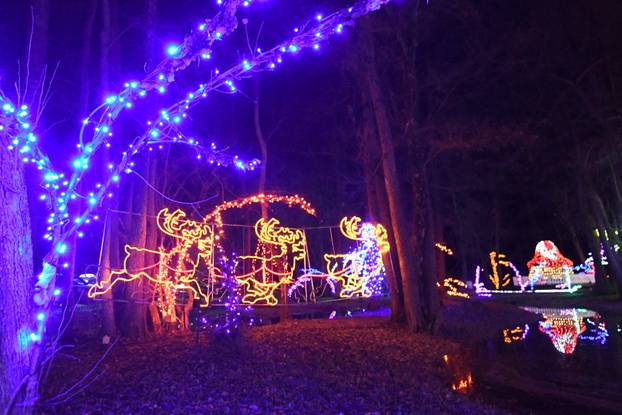 Magično Božićno blagdansko imanje obitelji Salaj zabljesnulo je u punom sajaju