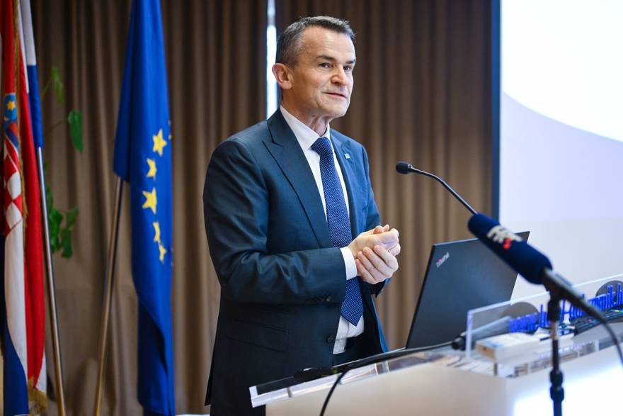 &Scaron;to sve ima novi &scaron;ef HNB-a: Stan, vikendicu, dionice, obveznice. Ni pla&cacute;a nije lo&scaron;a