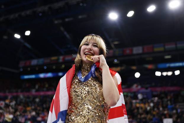 Figure Skating - Women Single Skating - Victory Ceremony