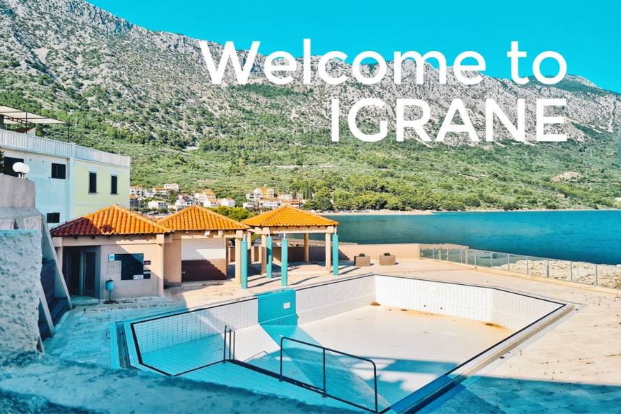 Pozdrav s Makarske rivijere: Tu je razmak između ručnika deset metara, nema skoro pa nikoga