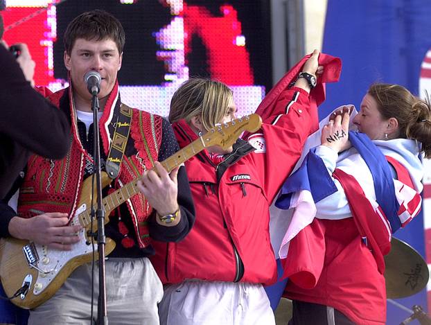 Zagreb: 25.02.2002., sve?ani do?ek Janice na trgu nakon OI u Salt Lake Cityu