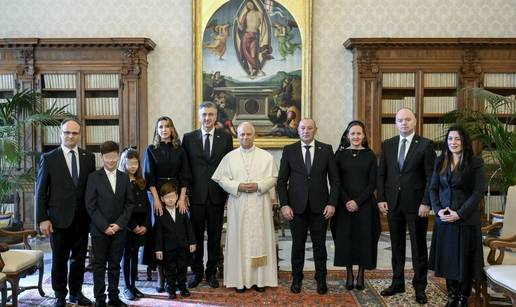 FOTO Pogledajte kako je papa Lav ugostio Plenkovi&cacute;a i &zcaron;enu