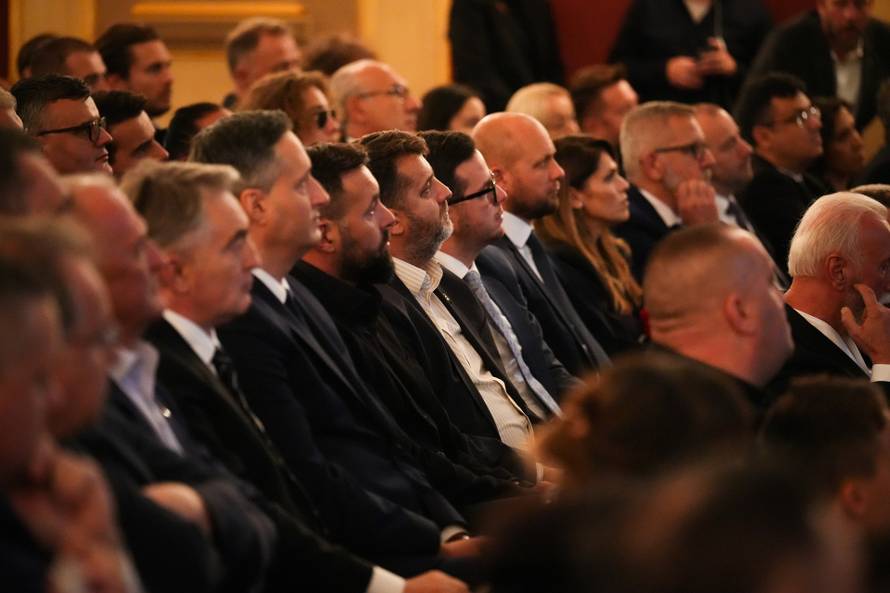 FOTO Emotivna komemoracija: O Halidu pričali njegovi bližnji, mnogi nisu mogli sakriti suze...