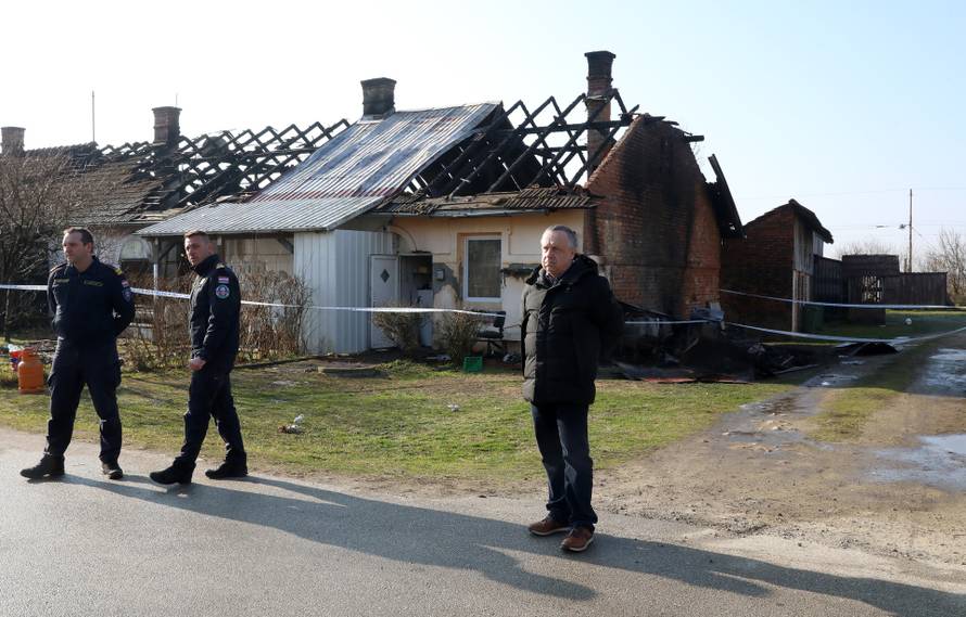 U Novoselcu izbio požar na objektu u kojem se nalazi osam stanova