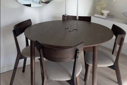 Stol iz Jyska koji svi žele imati u svom dnevnom boravku, sada je na astronomskom sniženju