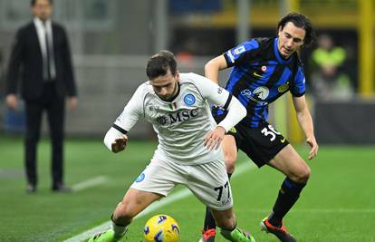 Inter remizirao s Napolijem, Milan smanjio zaostatak...