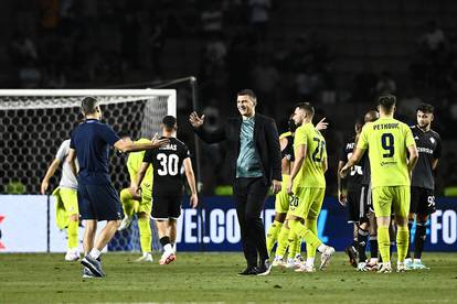 FOTO Veliko slavlje 'modrih' u Bakuu: Kulenović u deliriju, urnebesni Petko sjeo na njega!