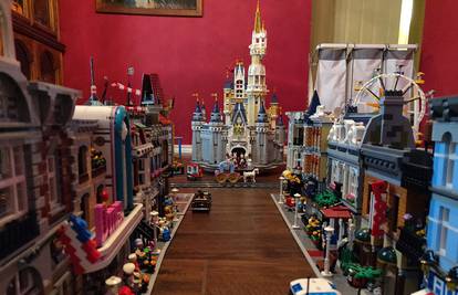 Od Lego kockica je napravio minijaturni Disneyland park