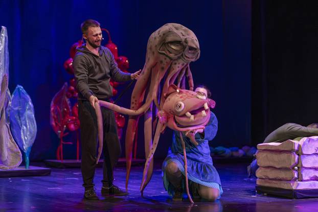 Osijek: Obnovljena predstava "Priča s morskog dna" u dječjem kazalištu Branka Mihaljevića