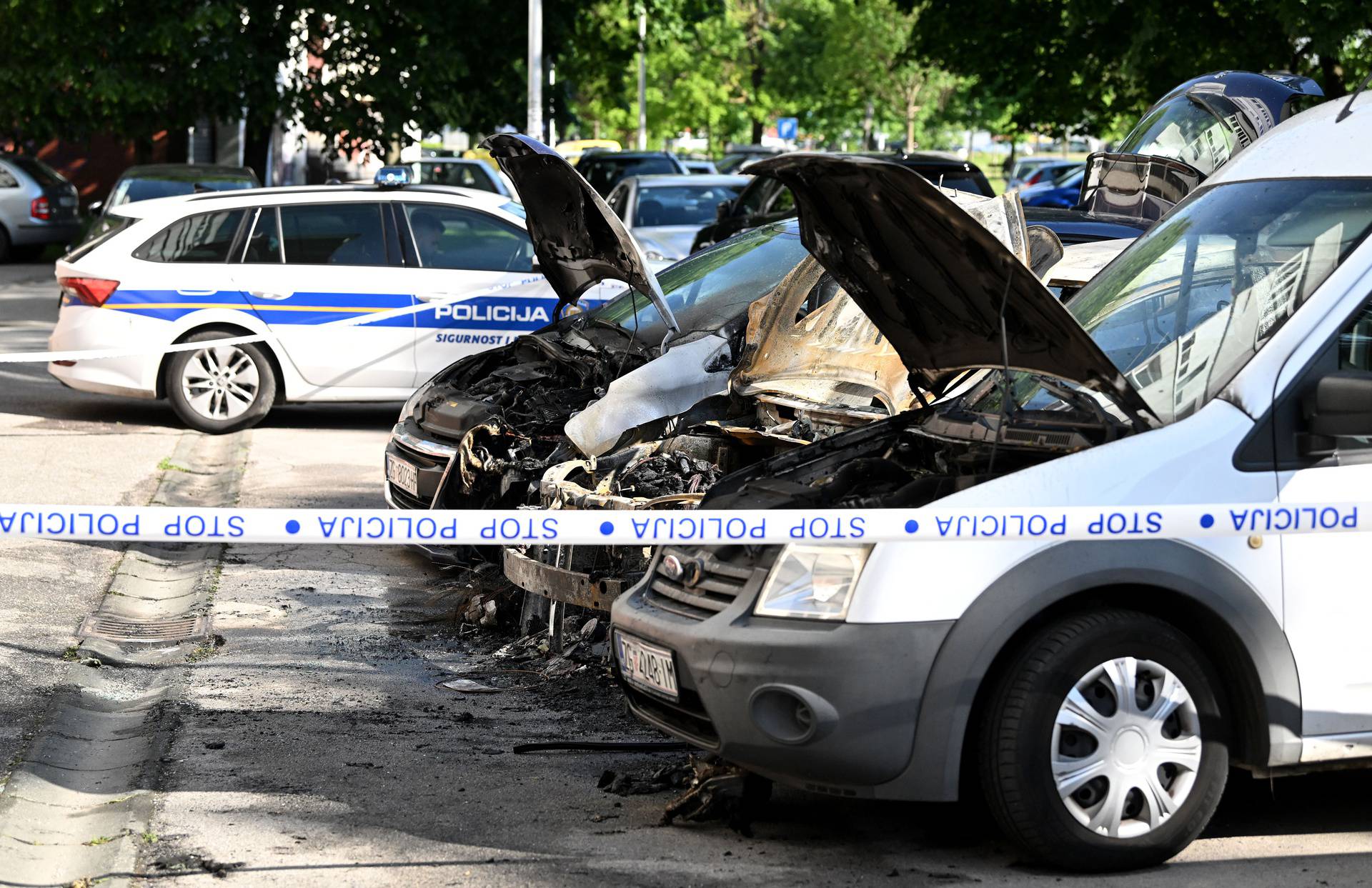 Zagreb: Tri automobila izgorjela na parkiralištu u Prečkom