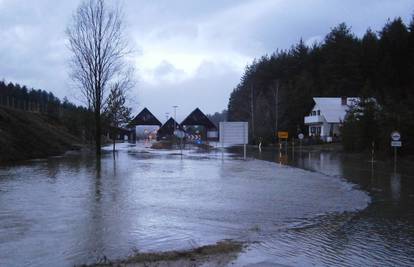 Granica pod vodom: Zbog poplave nisu mogli u Sloveniju