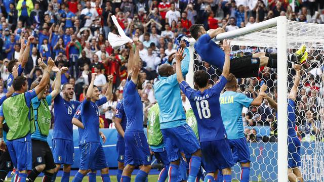 Italy v Spain - EURO 2016 - Round of 16