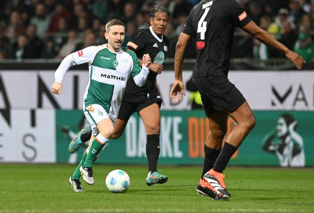 Soccer: Farewell match for Diego at Werder Bremen