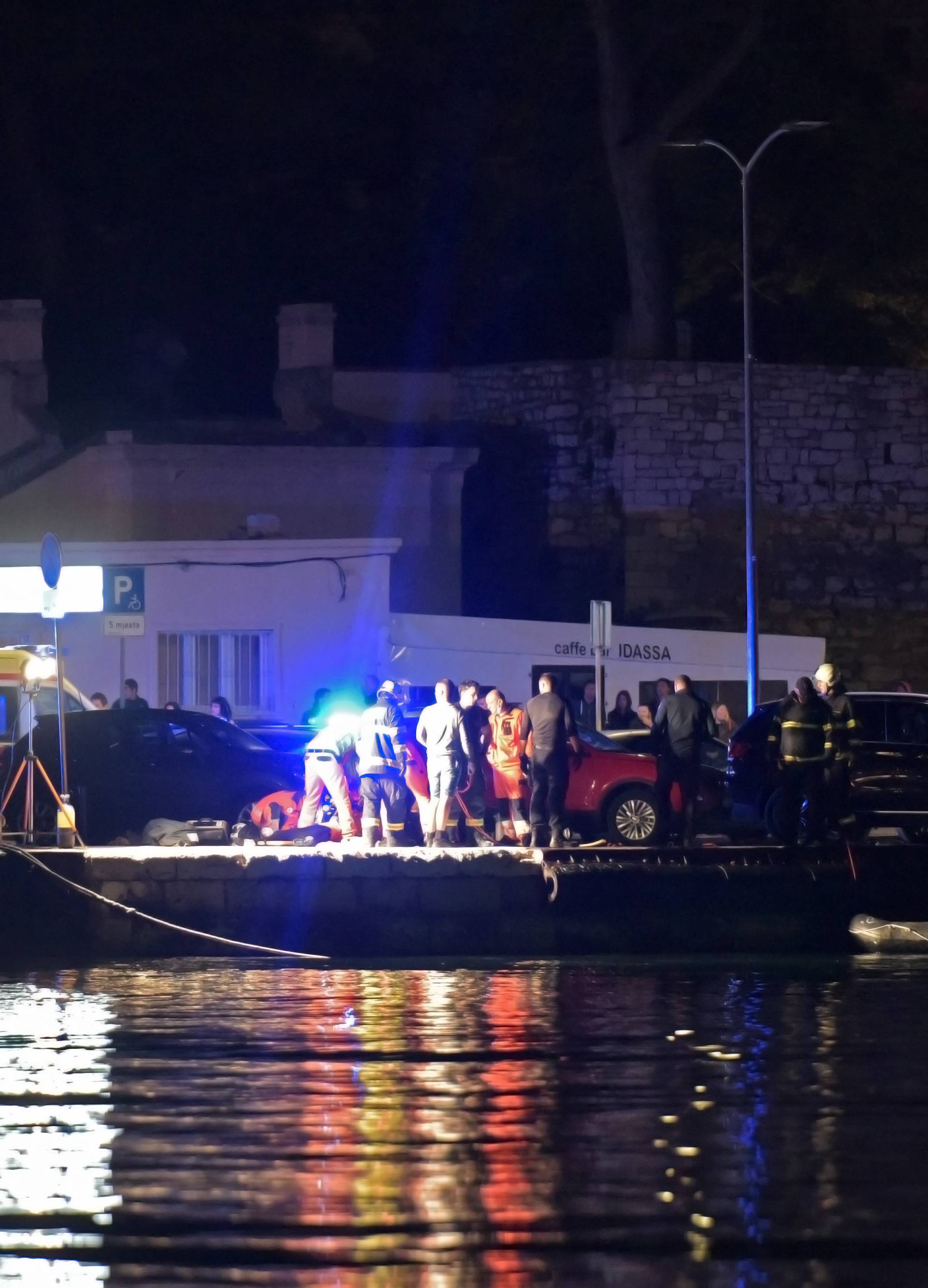 Zadar: Automobilom sletjeli u more, poginula dvojica mladića