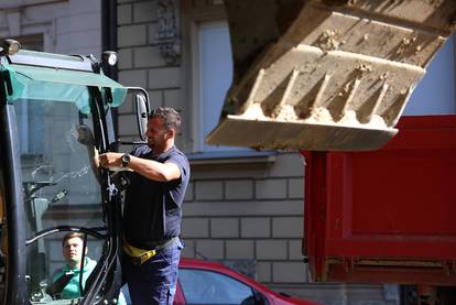 FOTO Postavljaju podzemne spremnike u Zagrebu. Dio grada zatvorili, ovo su obilazni pravci