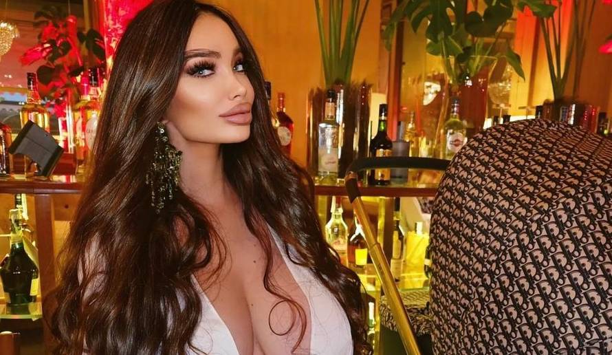 Kod Soraje samo luksuz dolazi u obzir! Sina provozala u kolicima marke Dior, koštaju 6.500 eura