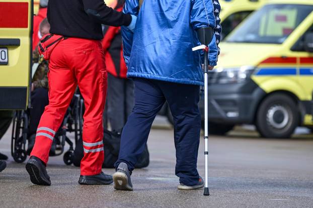 U Hrvatsku je na lije&ccaron;enje i rehabilitaciju stigla peta skupina ranjenika iz Ukrajine