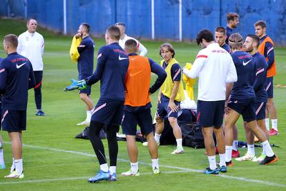 VIDEO Nasmijani Modrić se priključio i podigao atmosferu, Dinamov as propustio trening