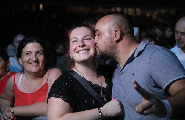 Dugopolje: Thompson održao koncert na prepunom stadionu Hrvatskih vitezova