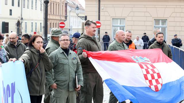 Zagreb: Prosvjed pirotehniÄara na Trgu svetog Marka