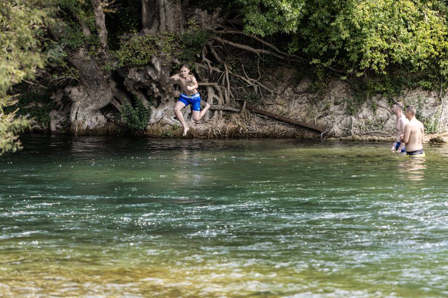 'Zbog dobrog i jeftinog roštilja potegnemo čak i preko granice'