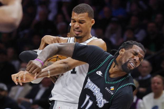 NBA: Playoffs-San Antonio Spurs at Minnesota Timberwolves