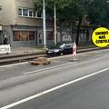 FOTO Autom zapeo u tra&ccaron;nicama na raskopanoj Branimirovoj