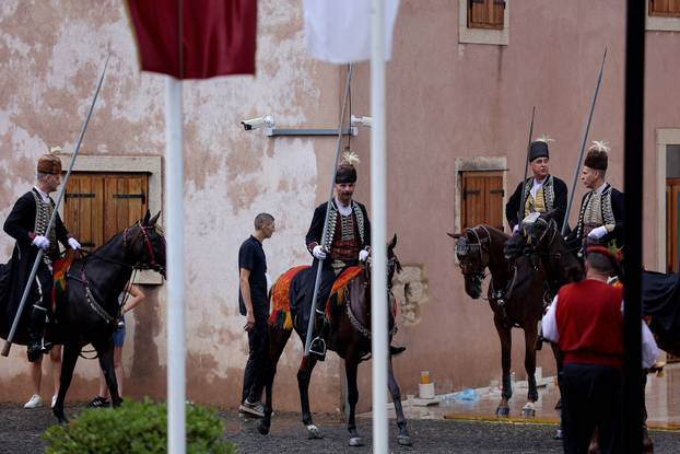 Sinj: Zbog jakog pljusaka odgođena 310. Sinjska alka