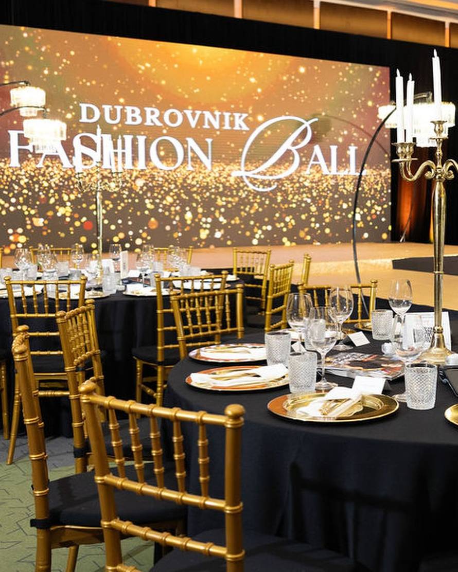 FOTO Haljina Snježane Schillinger na humanitarnoj reviji prodana čak dva puta