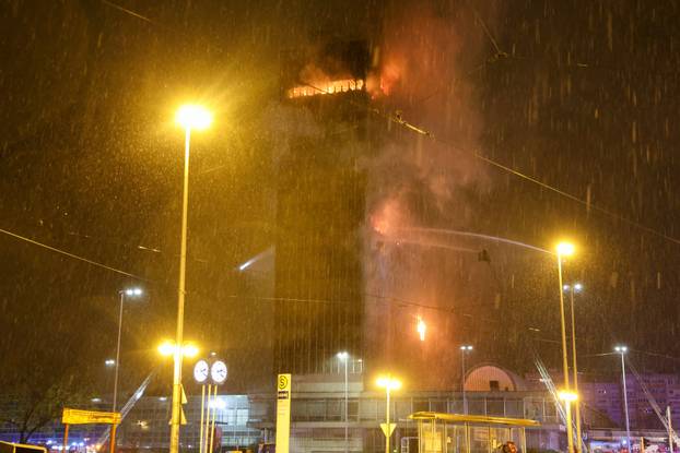 Zagreb: Pozar u Vjesnikovom neboderu