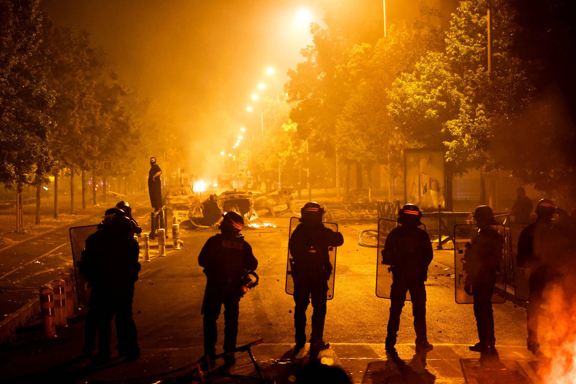 Riots after a teenager shot dead by police in a Paris suburb